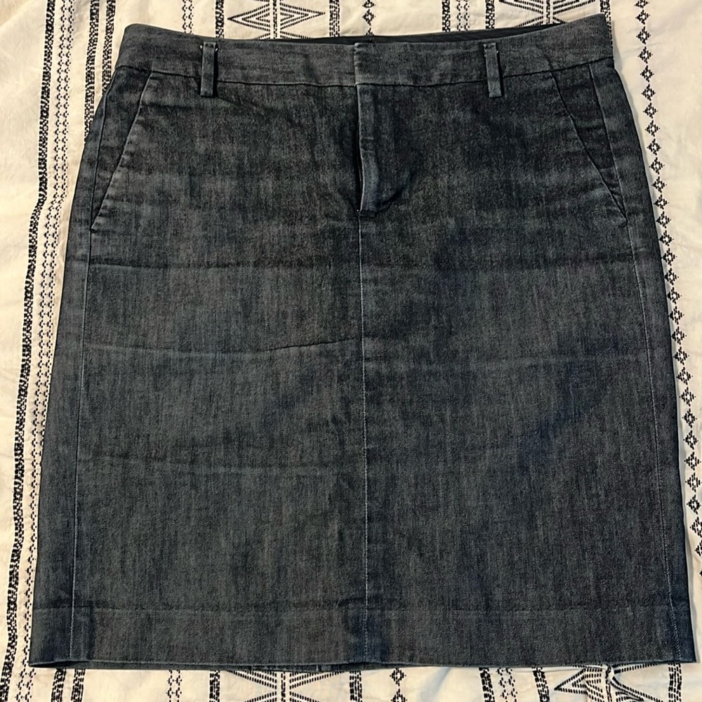Gap Jean/denim skirt - size 6